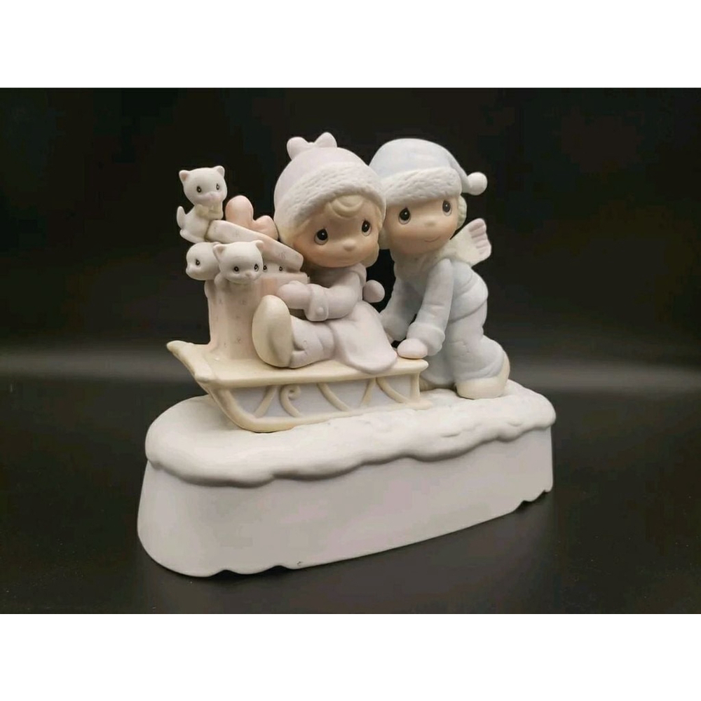 ENESCO Precious Moments Music Box Sledding Kittens plays Winter wonderland 1983